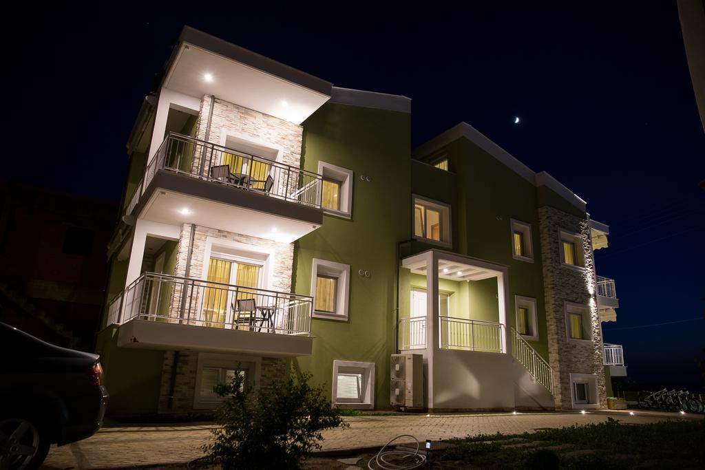 Eco Green Living Toroni Exterior photo